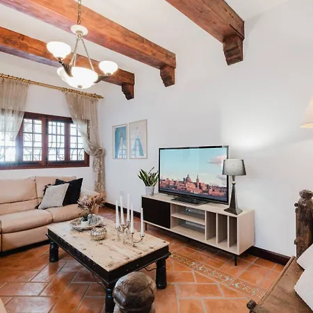 Dom wakacyjny The Rustique - 3bed House In Mellieha By Homely!